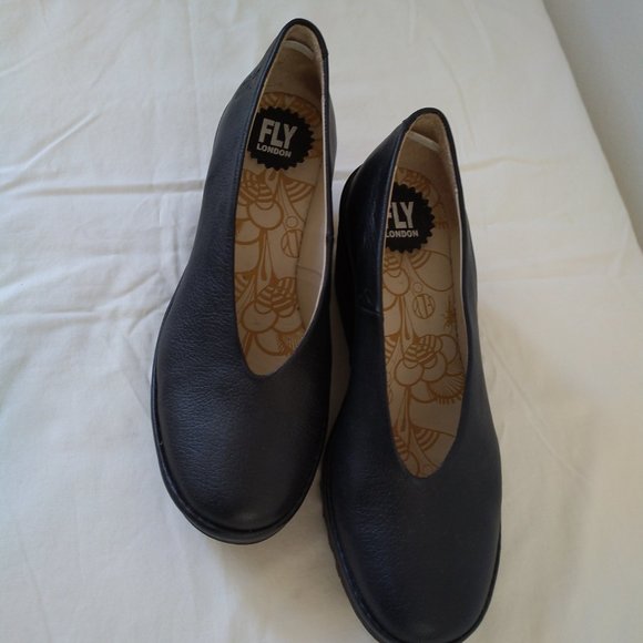 Black Fly London wedge pumps - Picture 3 of 8